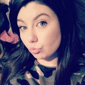 Meet your Posher, Brittney